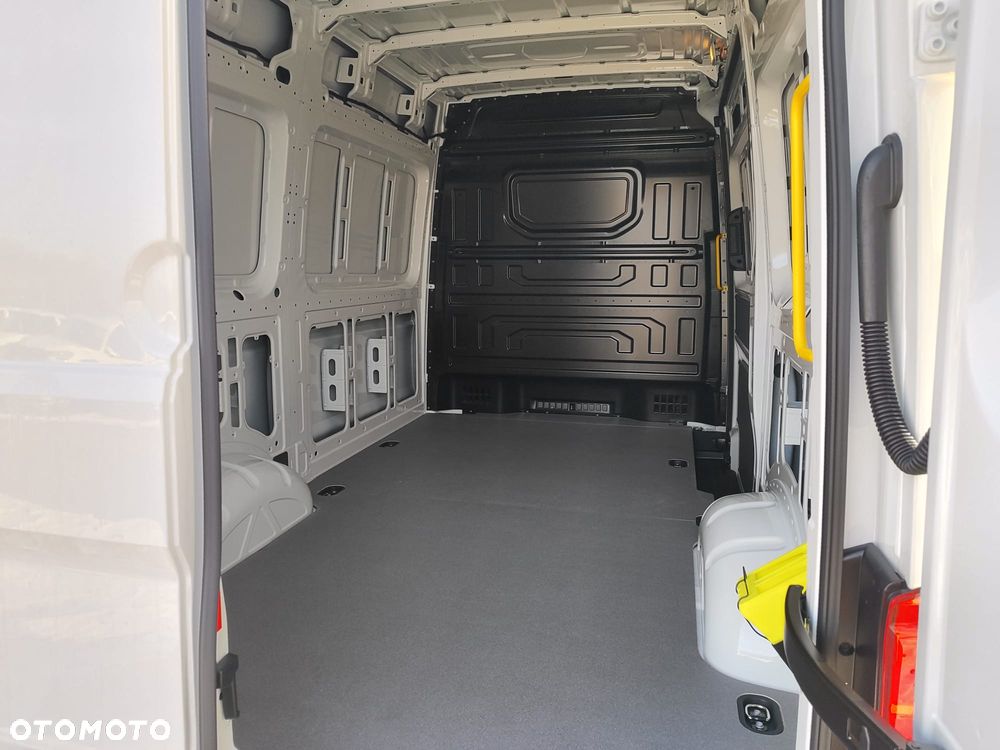 Volkswagen CRAFTER - 8