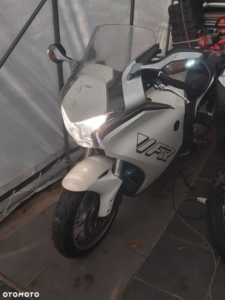 Honda VFR - 5