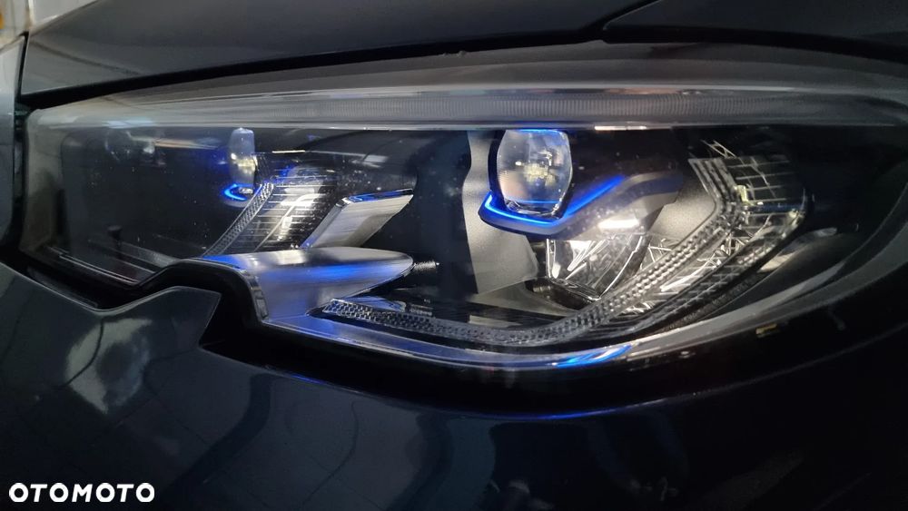 BMW Seria 3 320d - 23