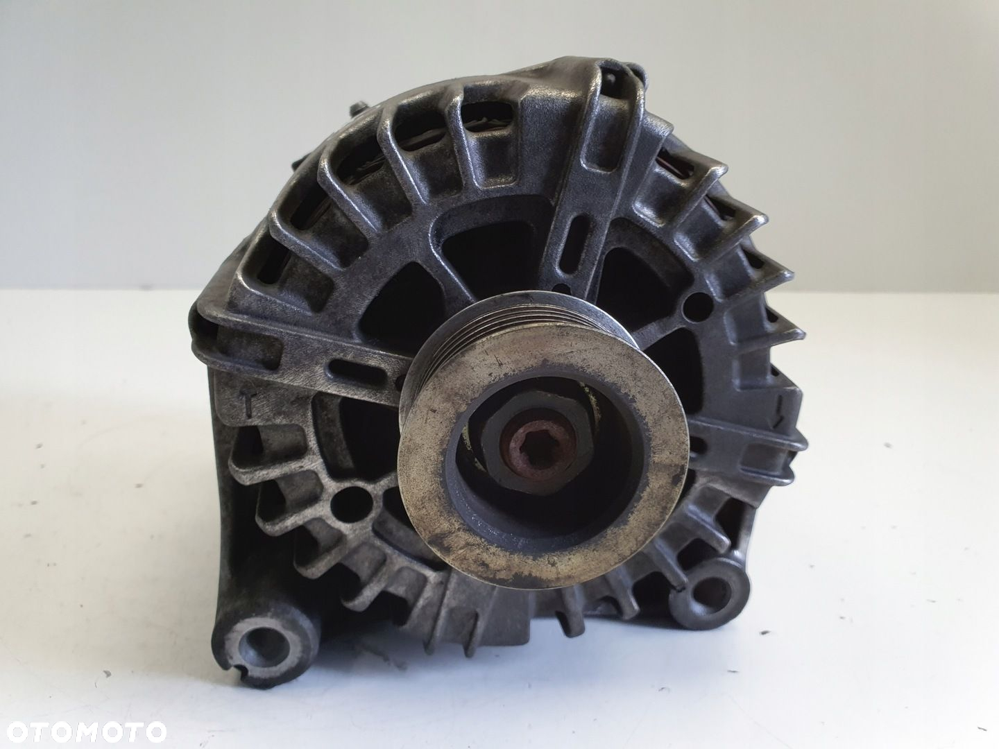 BMW E60 2.0 D ALTERNATOR valeo 7802261 - 7