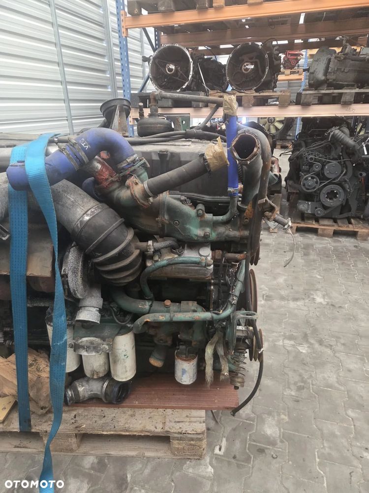 SILNIK KOPARKA VOLVO D12A D12D - 11