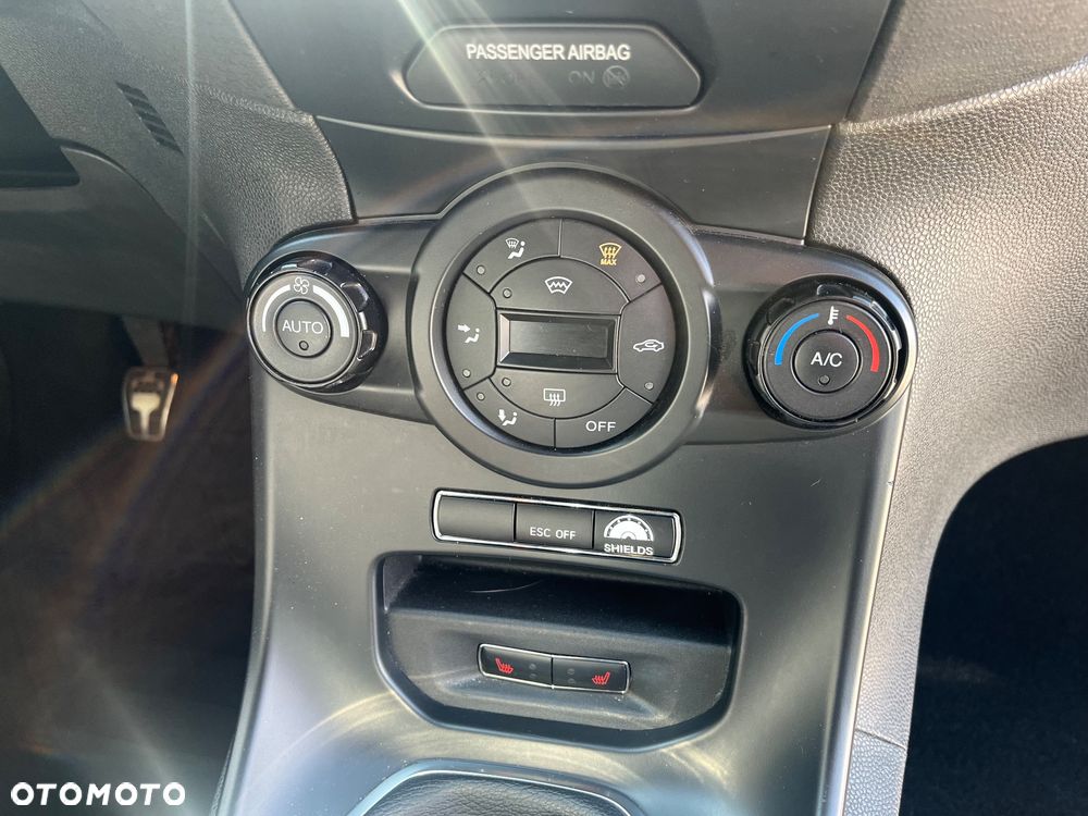 Ford Fiesta 1.6 EcoBoost ST - 22