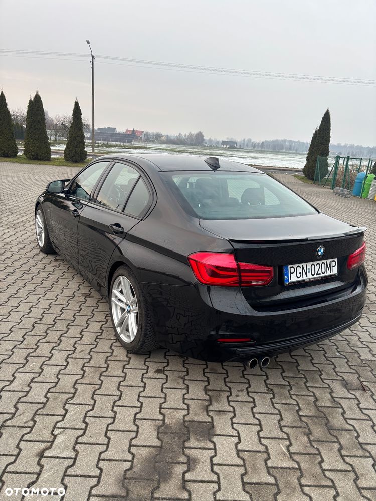 BMW Seria 3 330i Sport Line - 4
