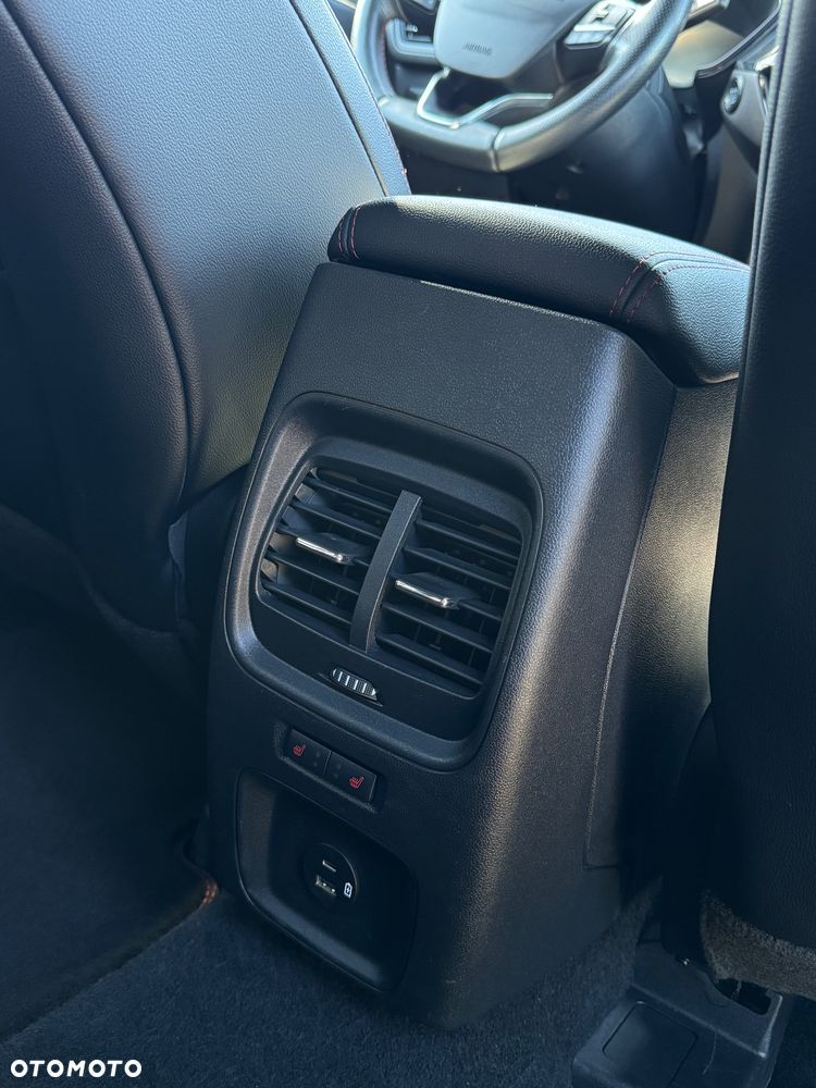 Ford Kuga 2.5P PHEV FWD ST-Line X - 17