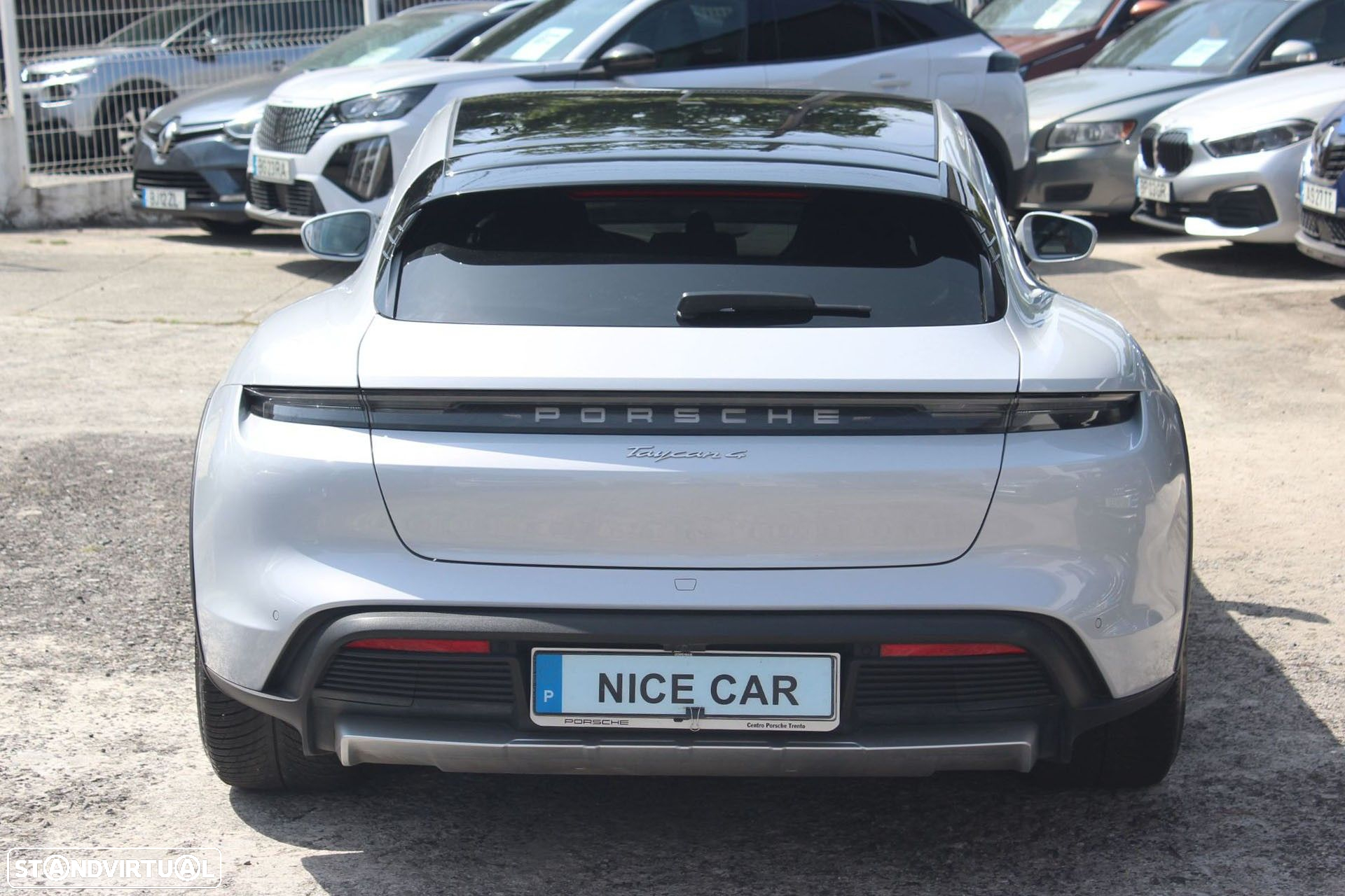 Porsche Taycan Cross Turismo 4 - 8