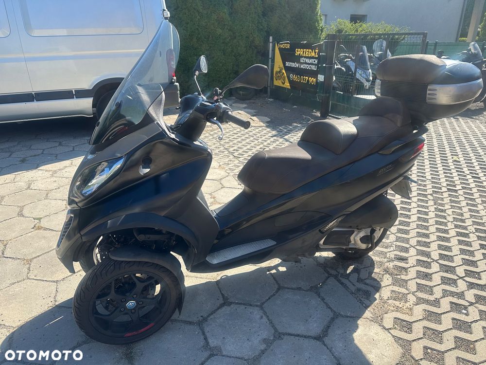 Piaggio MP-3 - 4