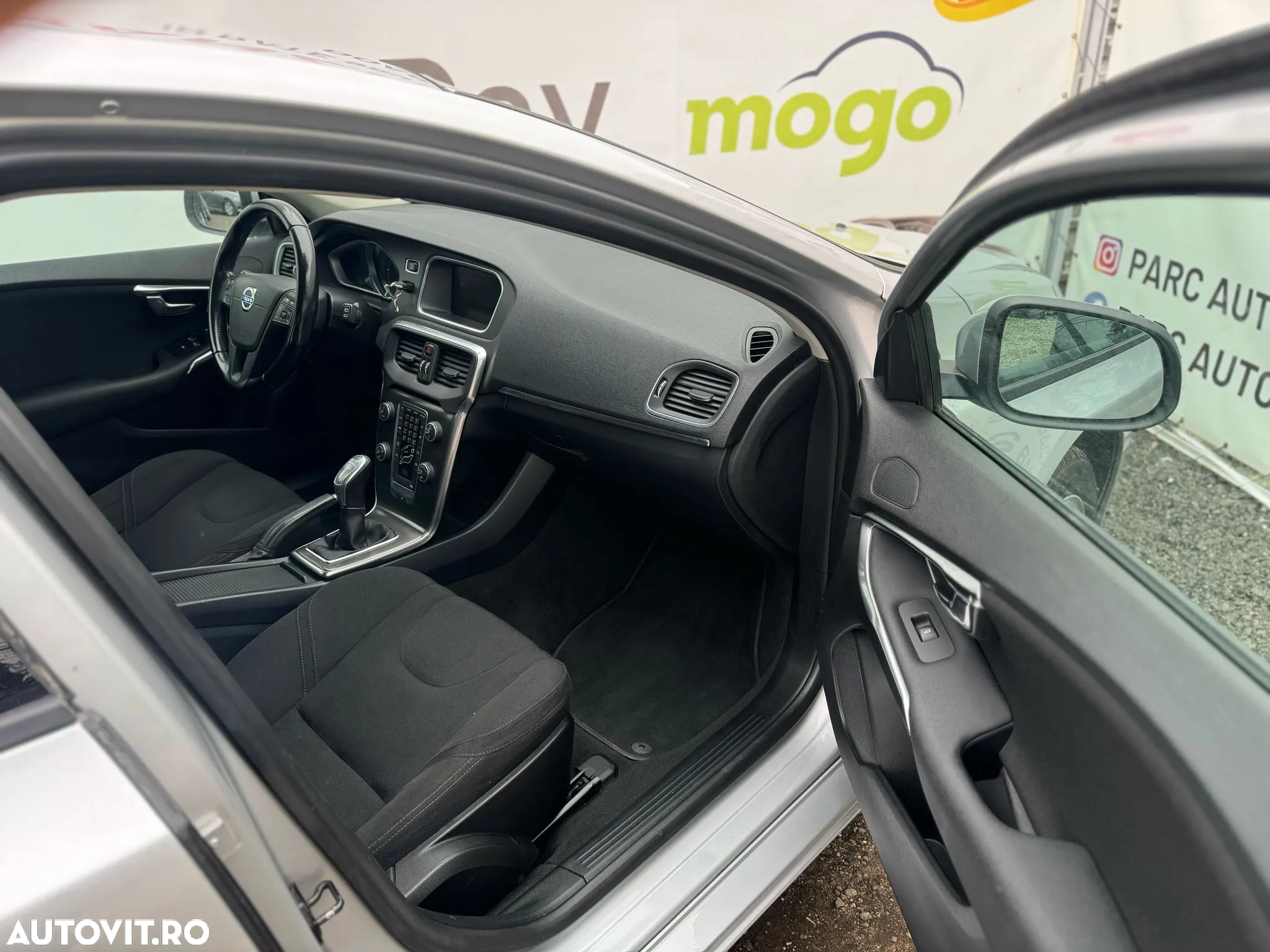 Volvo V40 D2 - 24