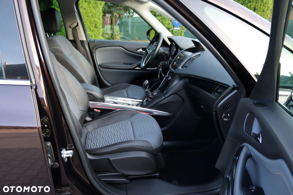 Opel Zafira 1.4 T Cosmo EcoFLEX S&S EU6 - 23