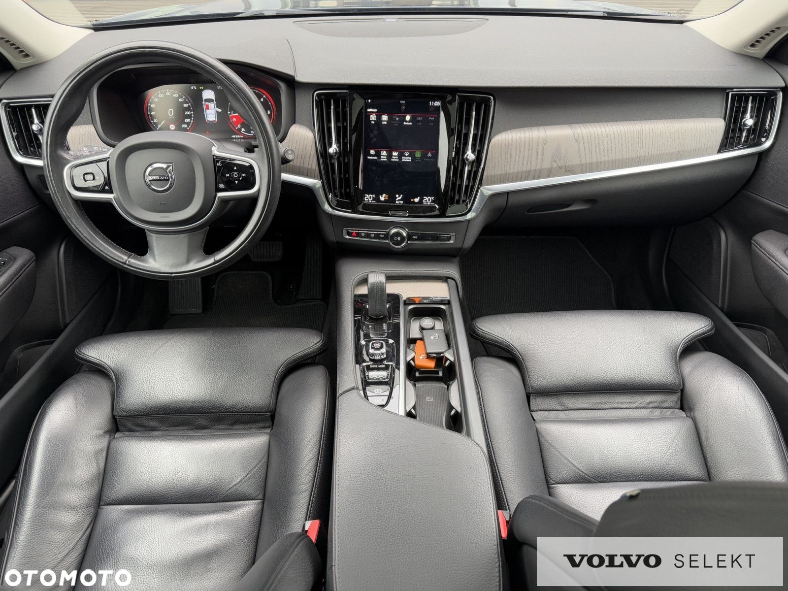 Volvo V90 Cross Country - 29