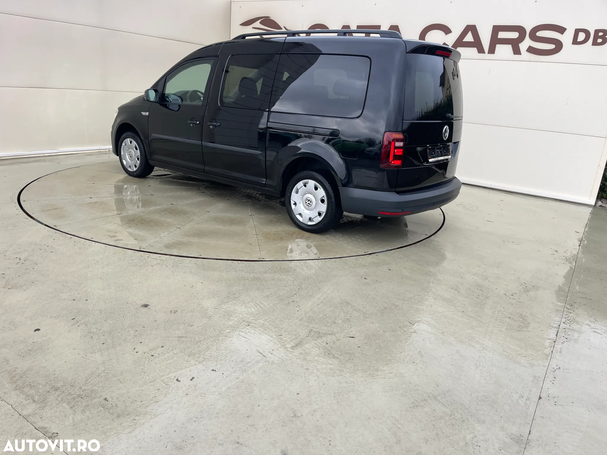 Volkswagen Caddy - 11