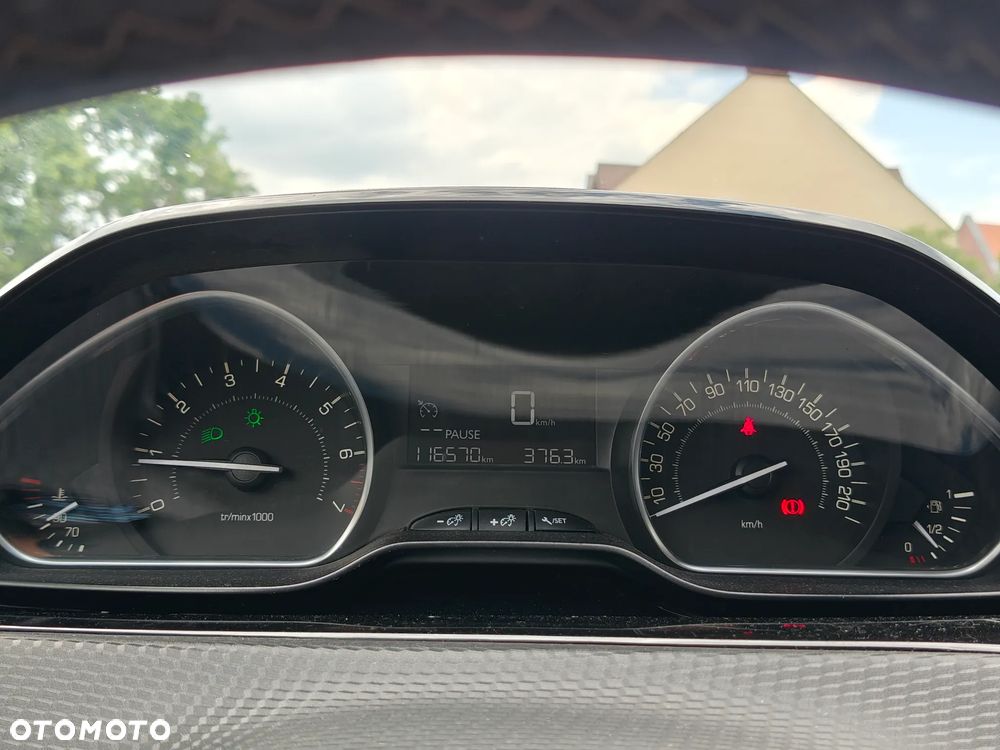 Peugeot 208 1.2 PureTech Style - 22