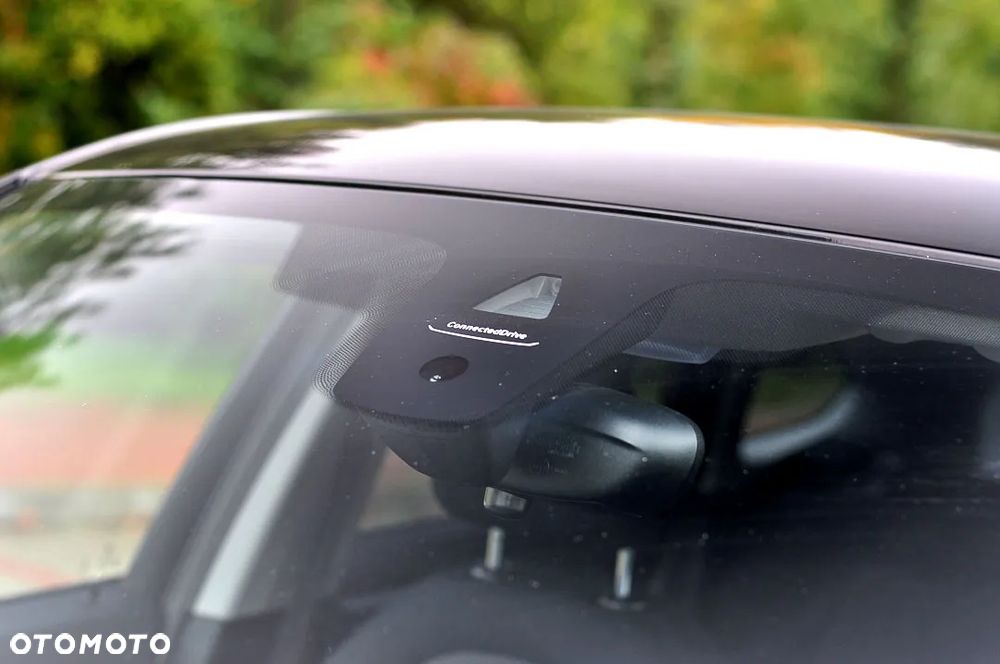 BMW X1 sDrive18d Business Edition - 16