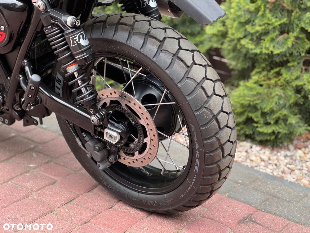 Triumph Street Scrambler - 21