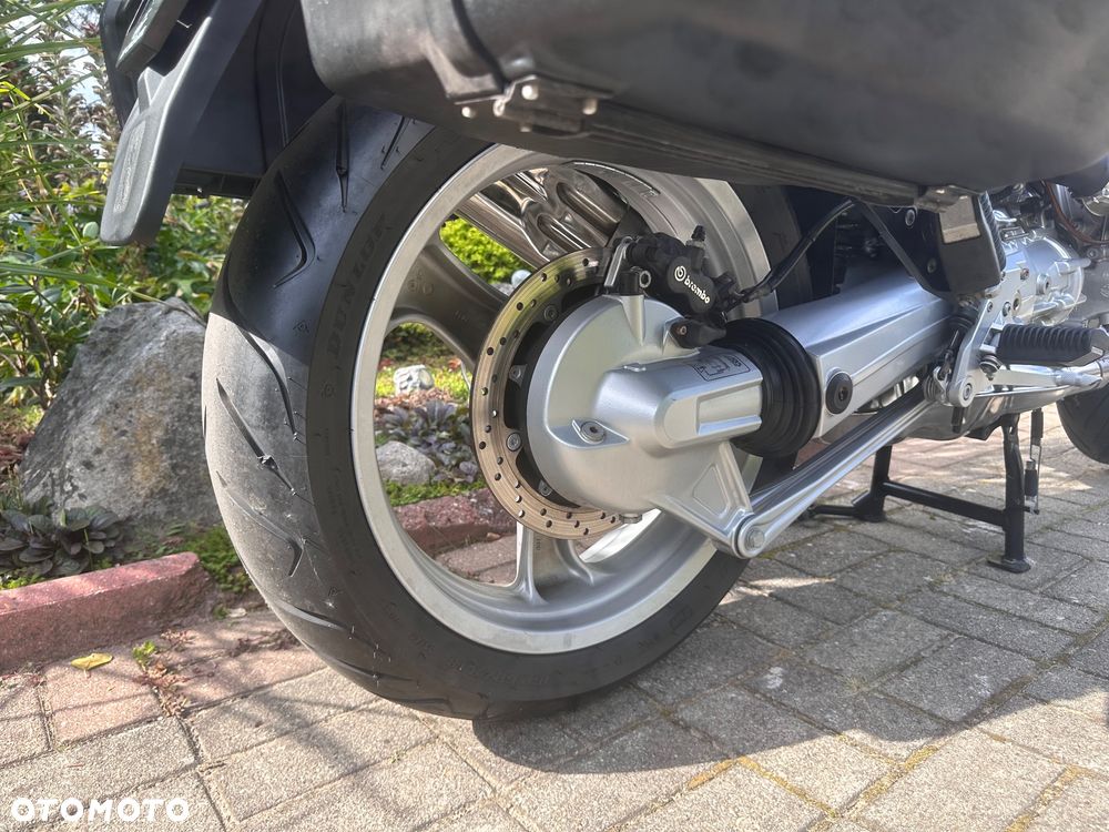 BMW R - 8