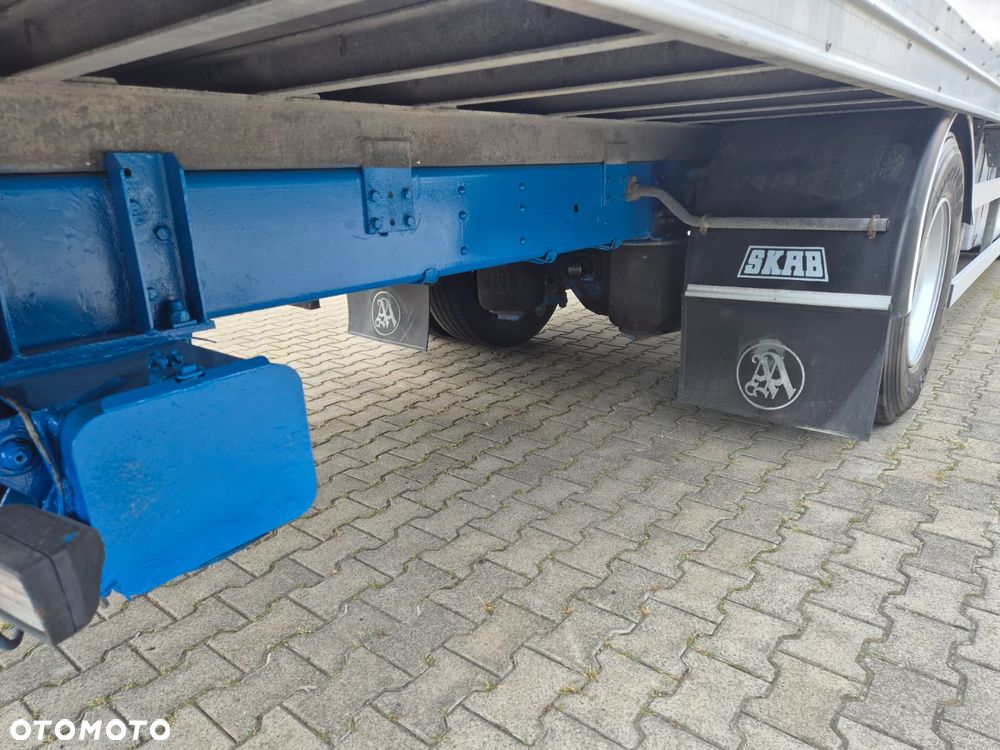 Scania P94LB 300 4X2 / KONIOWÓŻ / DO PRZEWOZU ZWIERZĄT / BYDŁO / KONIE / POMIESZCZENIE GOSPODARCZE / SERWISOWANY / 1WŁ / 5 MIEJSC / MANUAL / RAMPA - 18