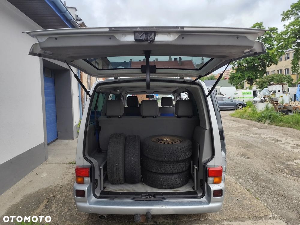 Volkswagen Multivan Standard - 12