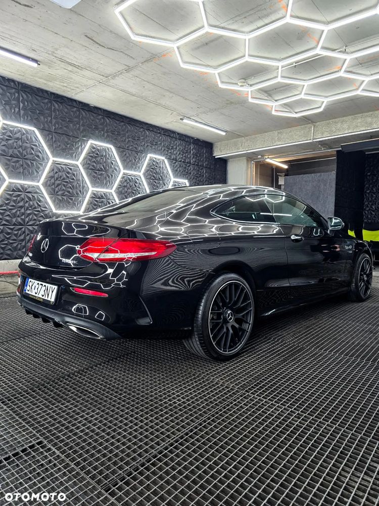 Mercedes-Benz Klasa C 300 Coupe 9G-TRONIC Night Edition - 12