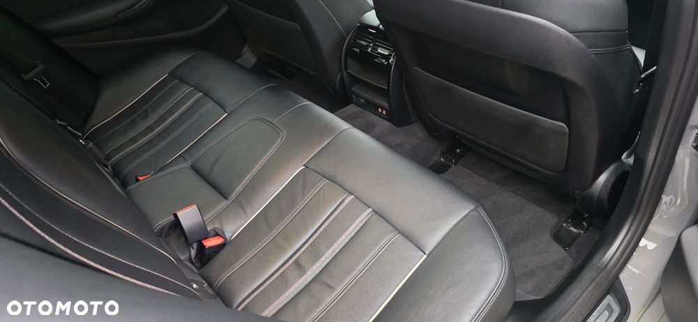 BMW Seria 5 530i xDrive M Sport Edition - 24