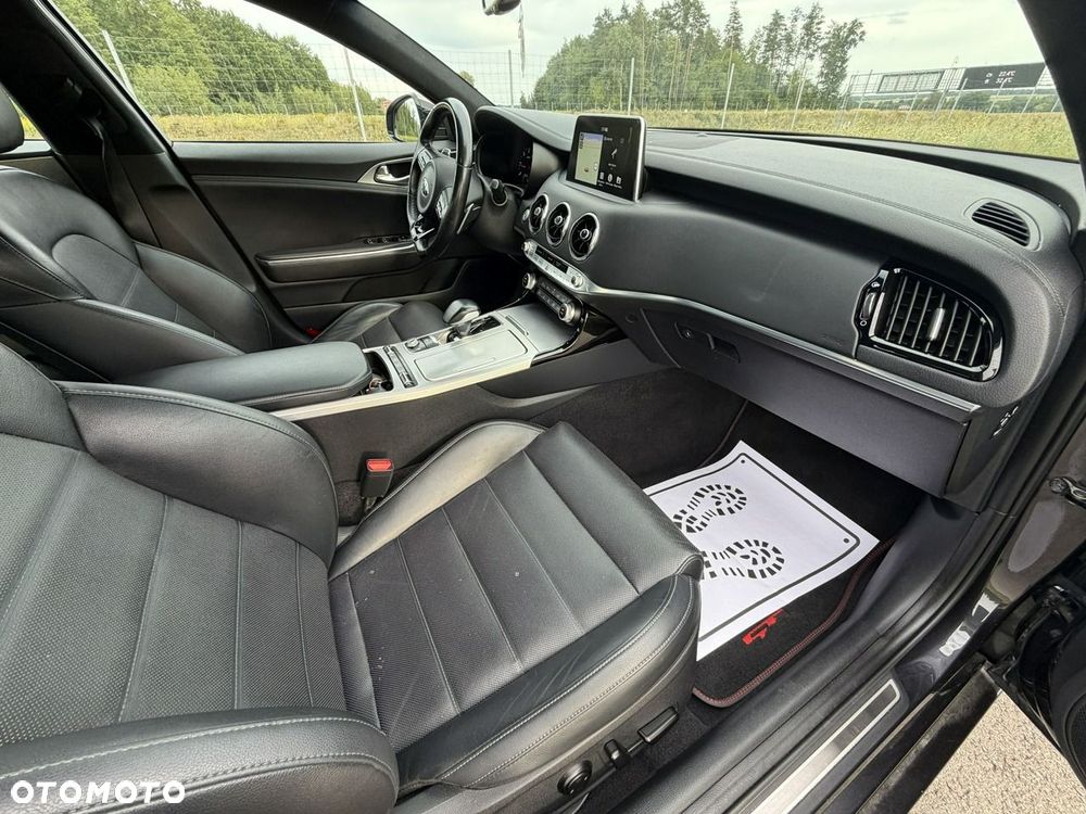 Kia Stinger - 9