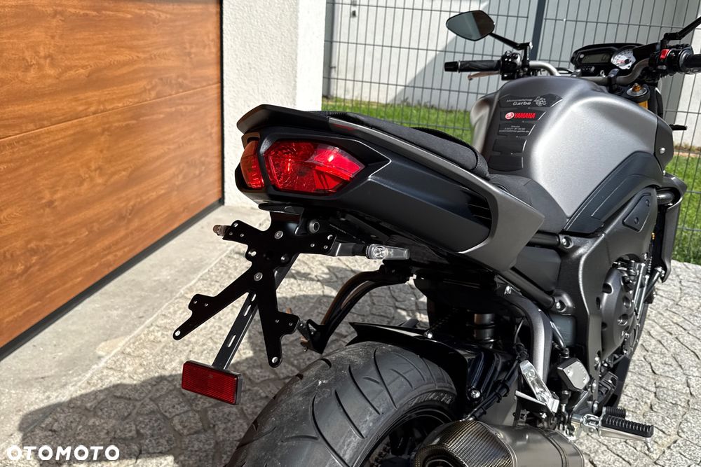 Yamaha FZ8 - 12