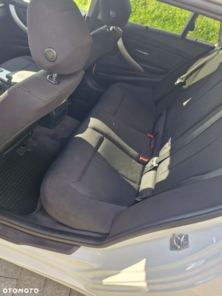 BMW Seria 3 320d - 8