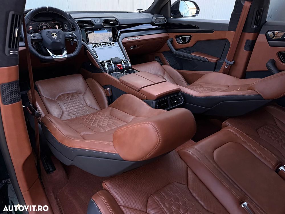 Lamborghini URUS Standard - 18