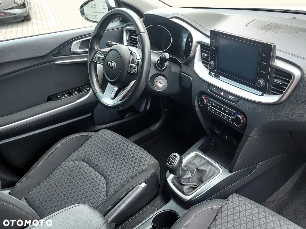 Kia Ceed 1.5 T-GDI M - 8