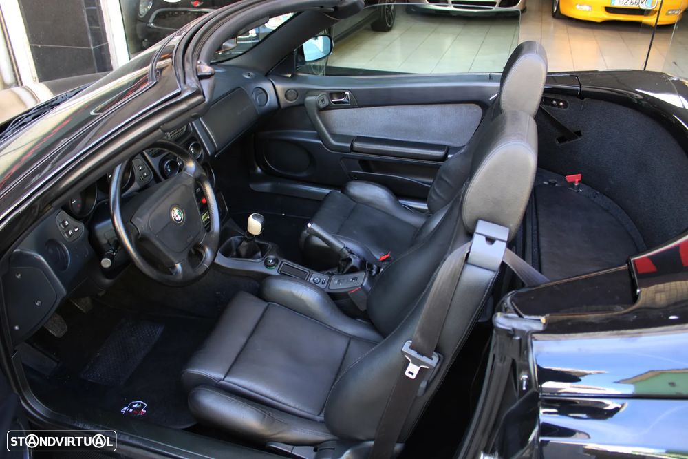 Alfa Romeo Spider 2.0 Twin Spark Base - 25