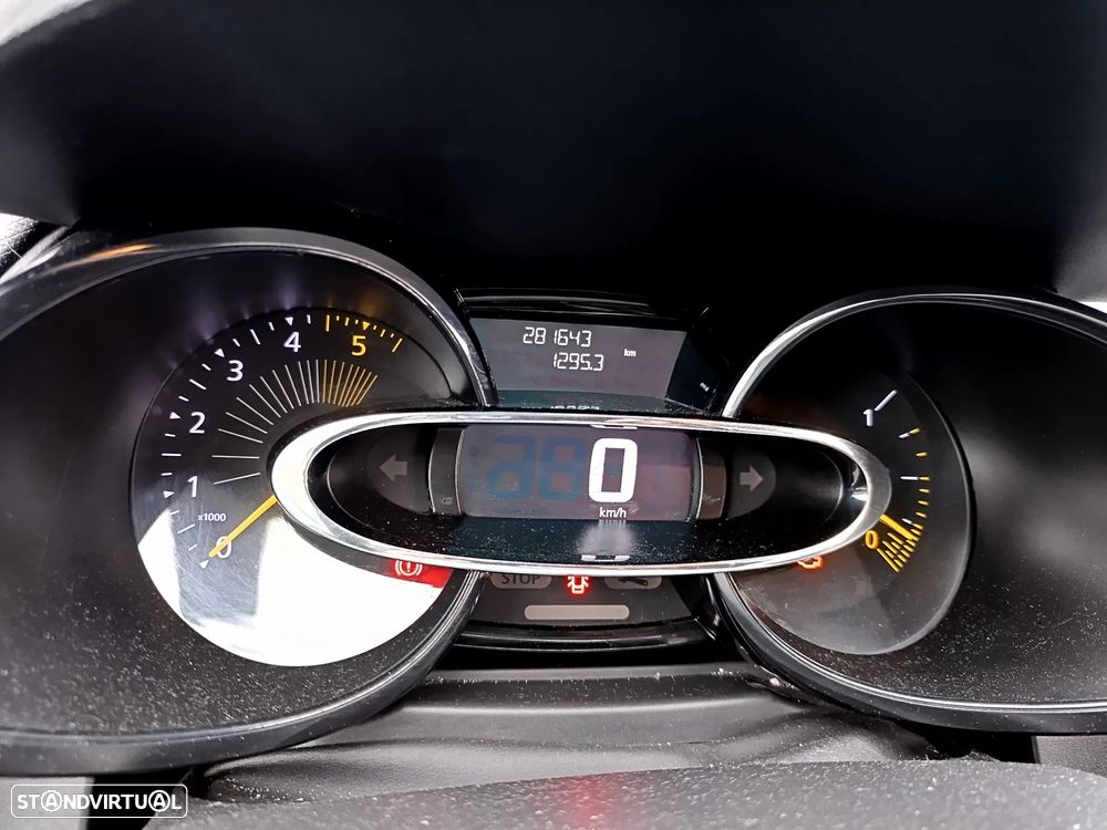 Renault Clio Sport Tourer 1.5 dCi Dynamique S - 9