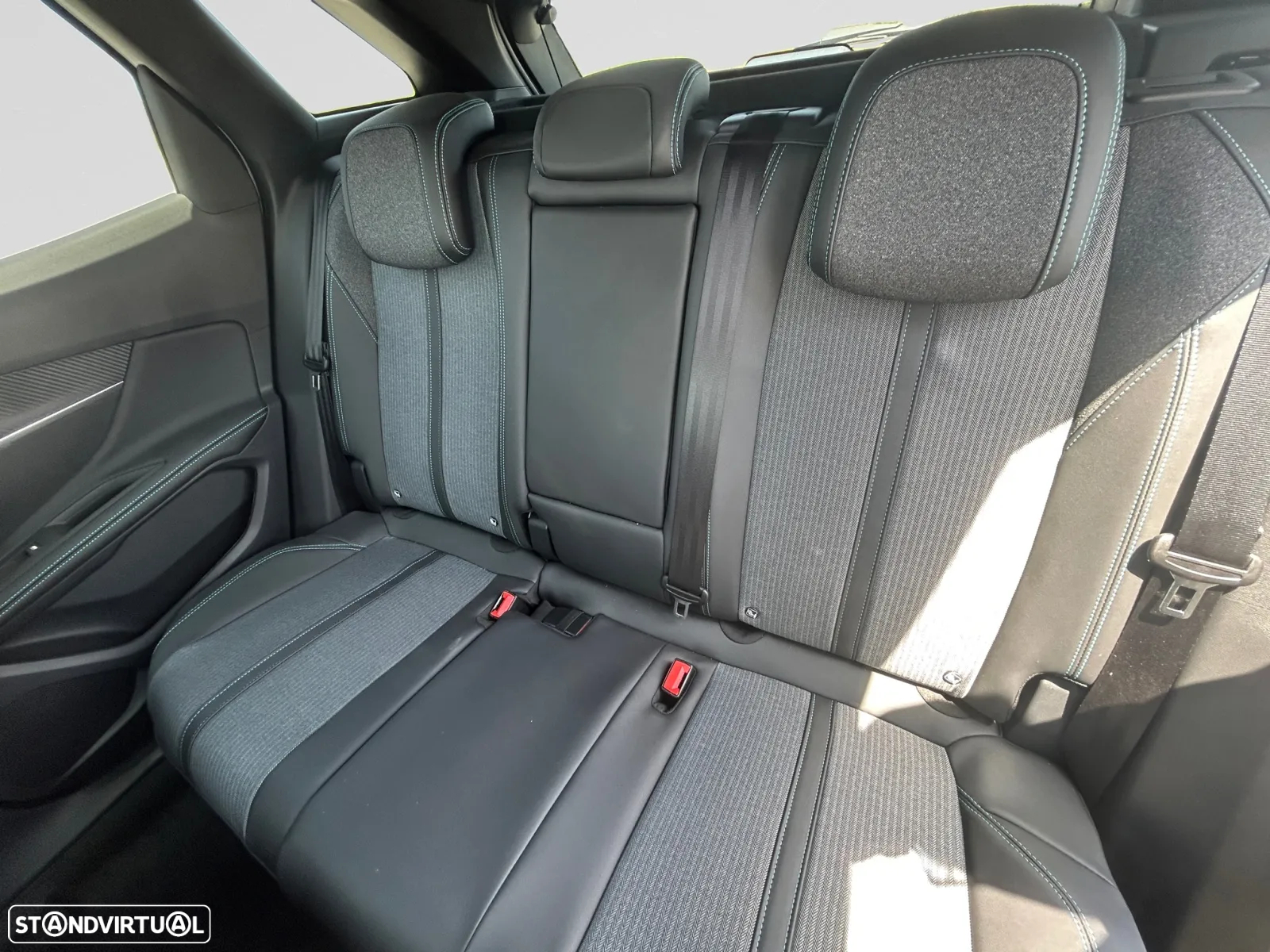 Peugeot 3008 1.6 Hybrid Allure Pack e-EAT8 - 15
