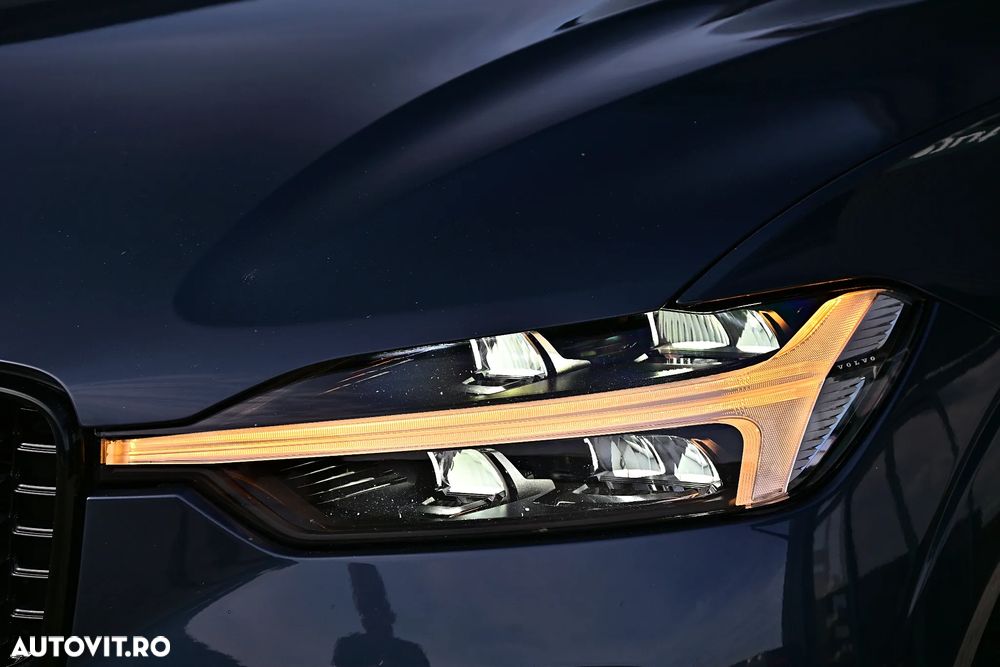Volvo XC 60 B4 MHEV AT8 AWD R-Design - 28