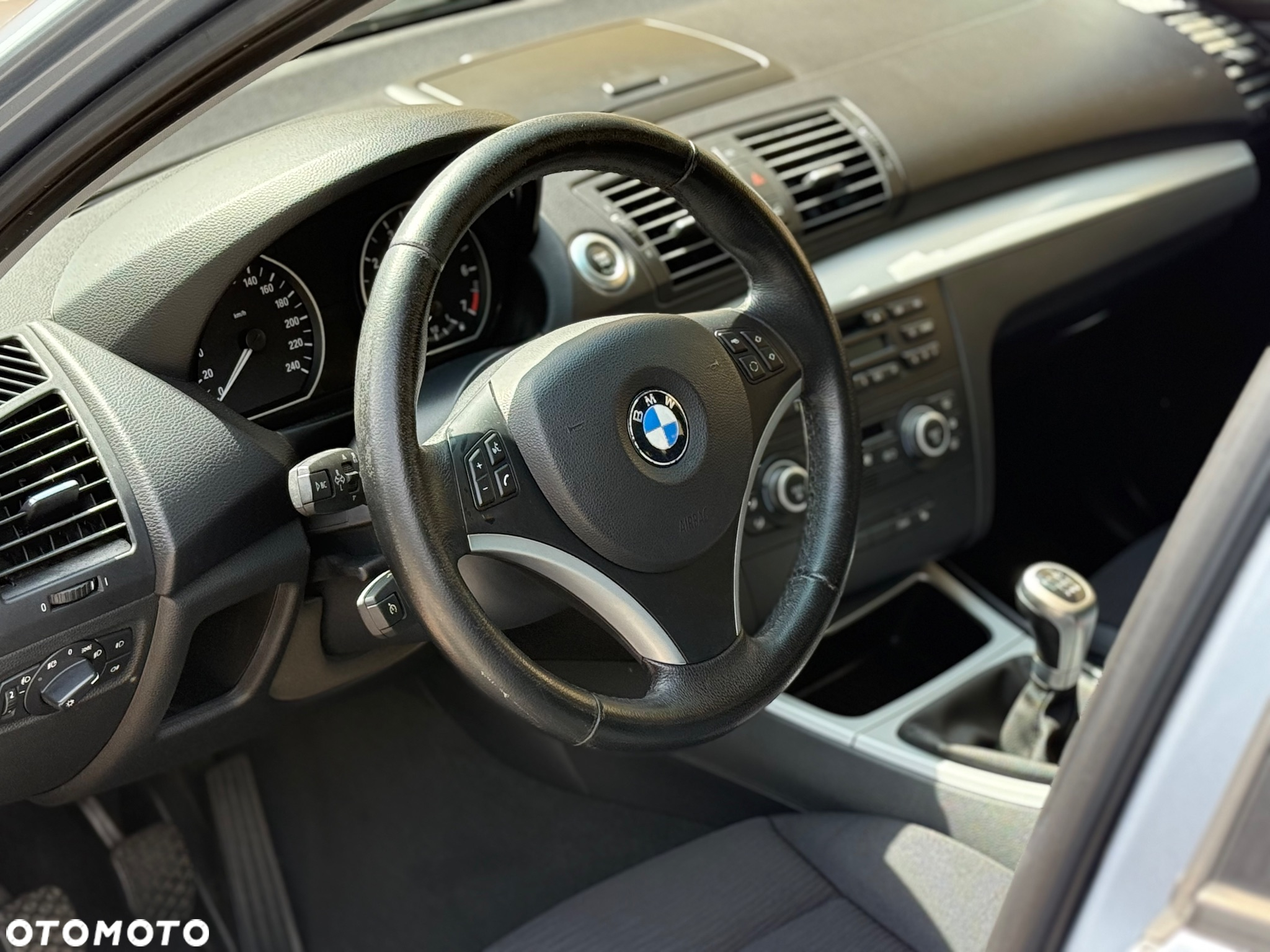 BMW Seria 1 118i - 11