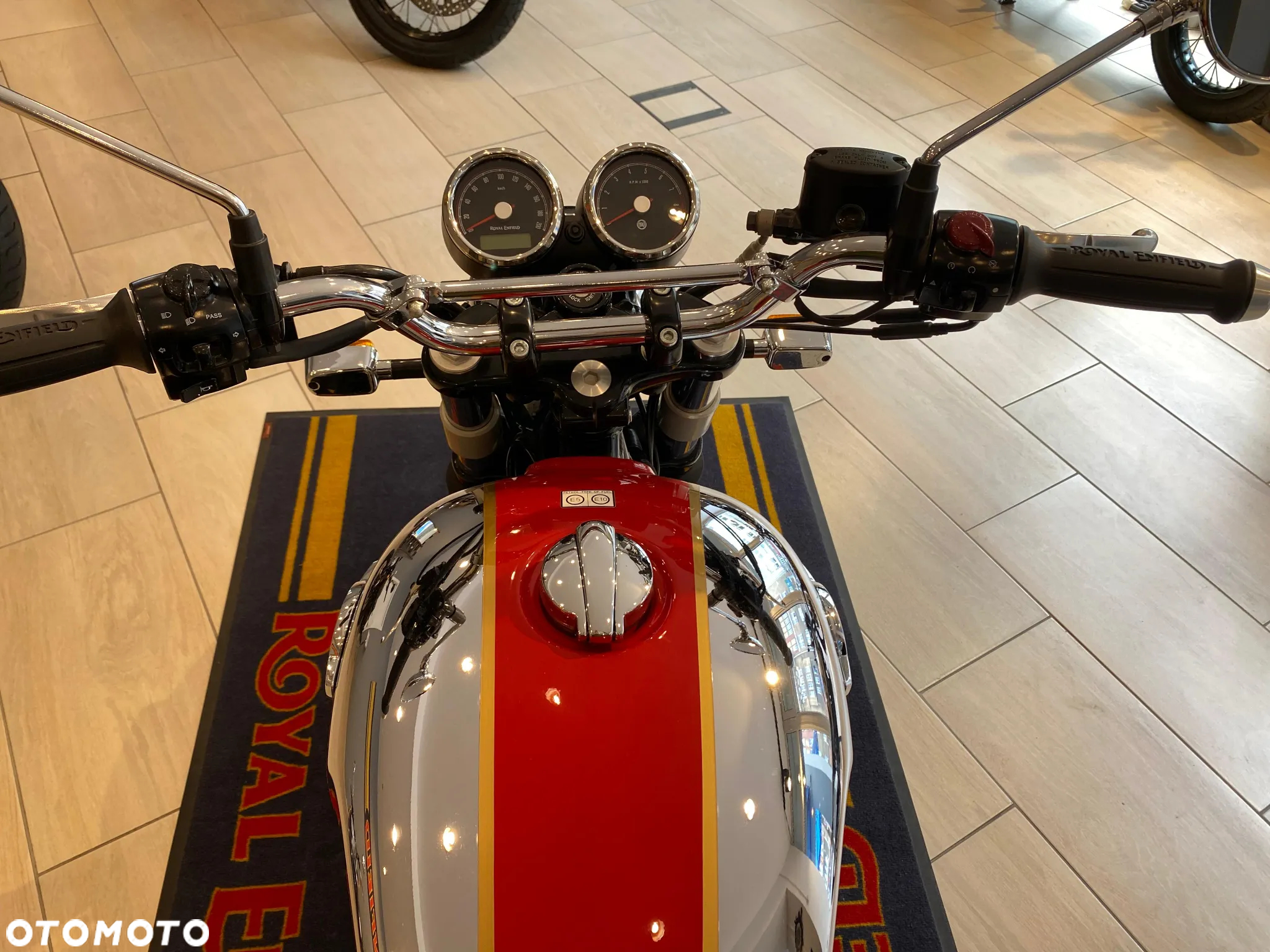 Royal Enfield Interceptor - 8