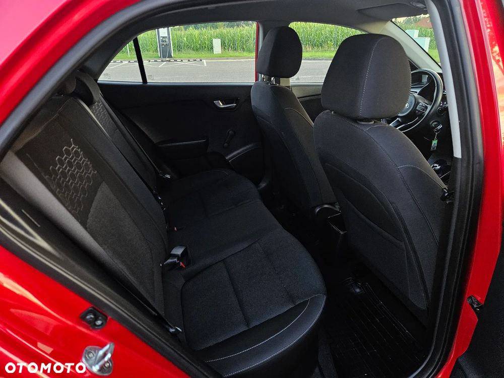 Kia Rio 1.2 Attract - 37
