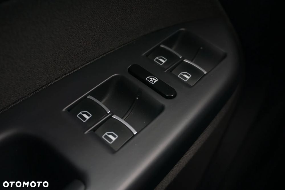 Volkswagen Touran 2.0 TDI DPF Cross - 35
