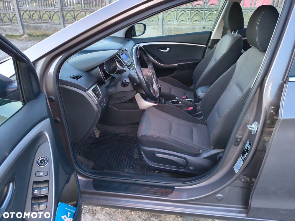 Hyundai i30 1.6 CRDi Fifa World Cup Edition - 20