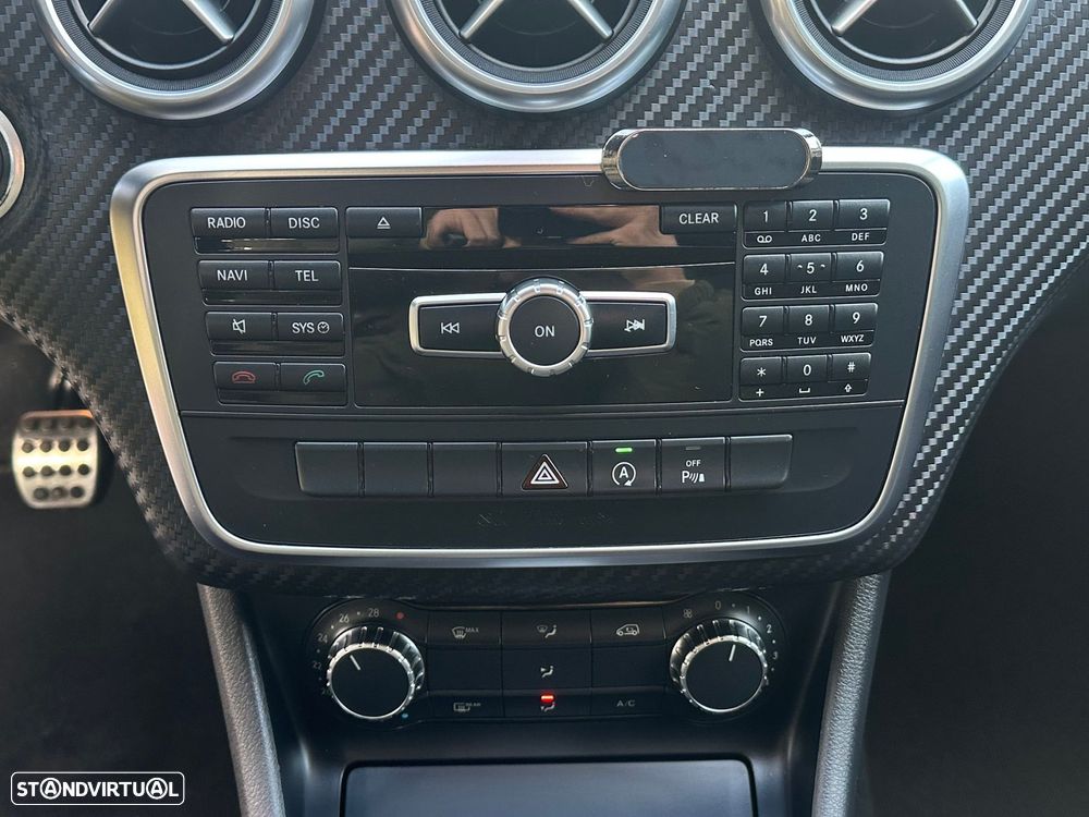 Mercedes-Benz A 180 d AMG Line - 11