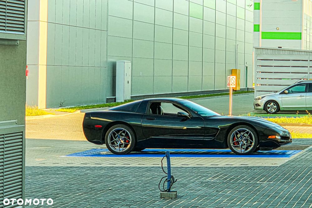 Chevrolet Corvette - 6