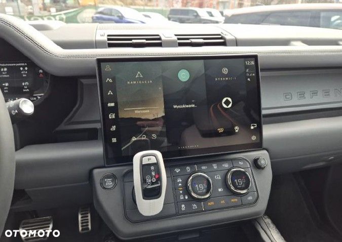 Land Rover Defender 110 P635 OCTA - 12