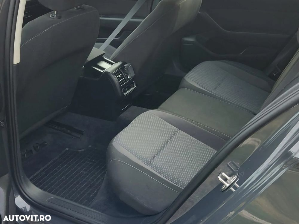 Volkswagen Passat - 6