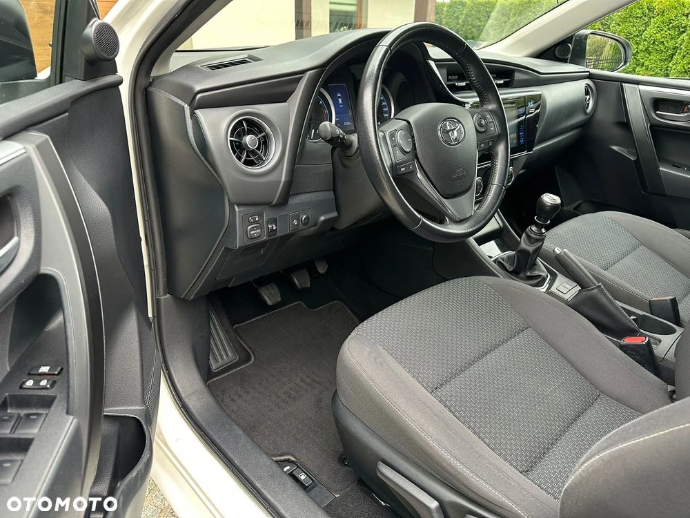 Toyota Corolla 1.6 Comfort - 16