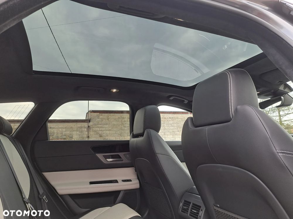 Jaguar XF P250 R-Dynamic SE - 8
