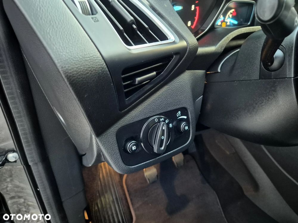 Ford Kuga 2.0 TDCi 2x4 Titanium - 24