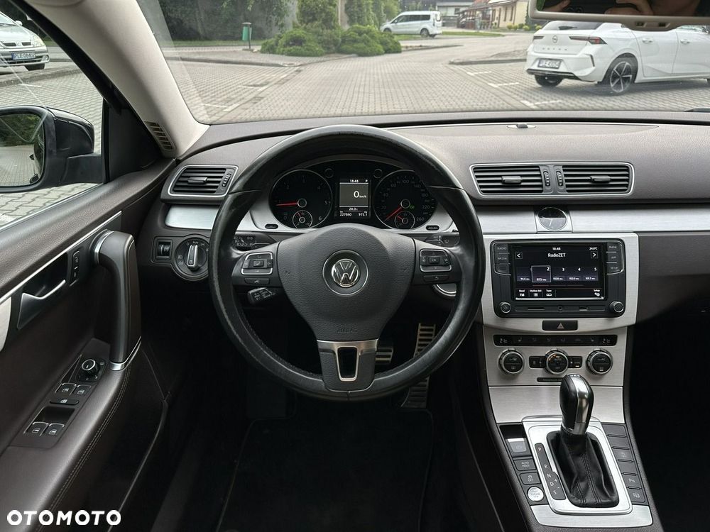 Volkswagen Passat - 14