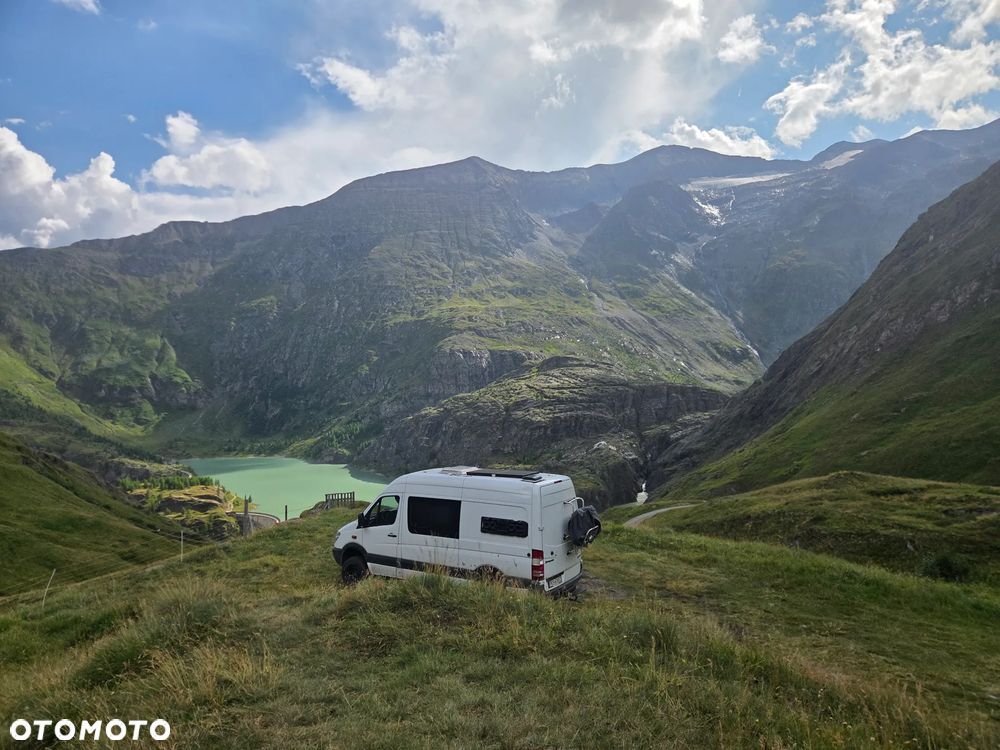 Mercedes-Benz Sprinter - 1