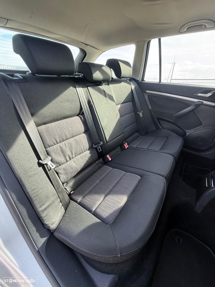 Skoda Octavia Break 2.0 TDI DPF DSG FAMILY - 11