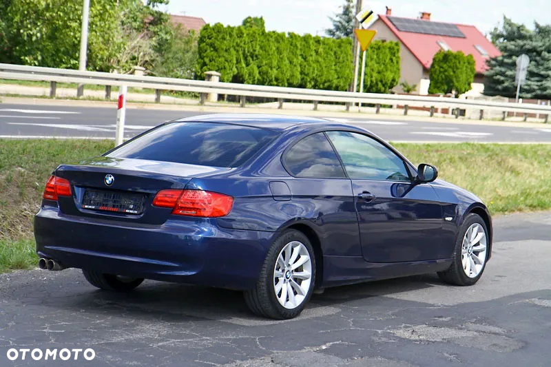 BMW Seria 3 320d Coupe - 2