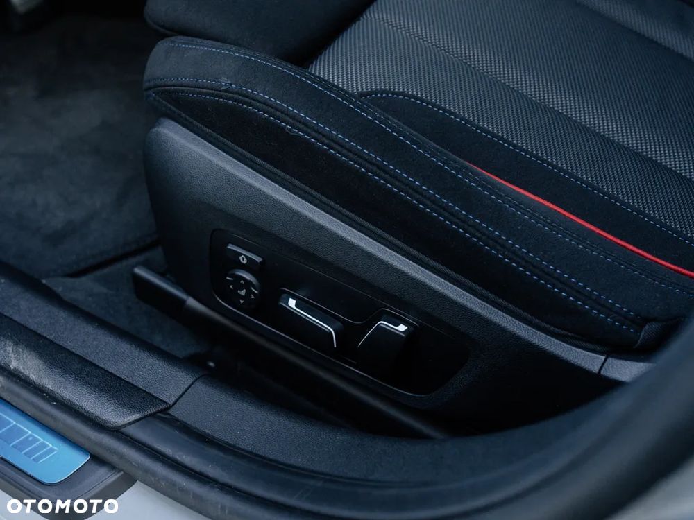 BMW Seria 3 320i M Sport - 13