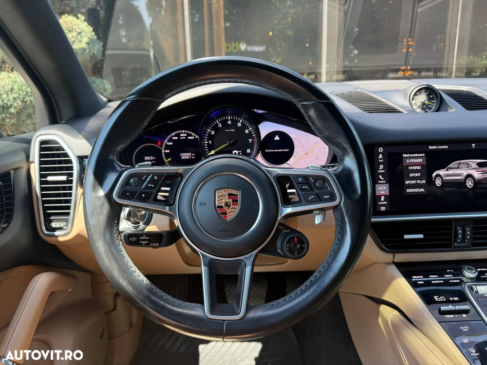 Porsche Cayenne - 12