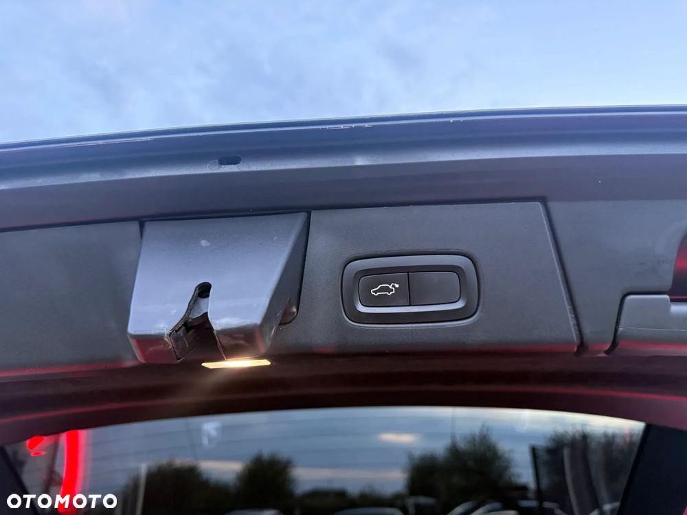 Volvo V90 D3 AWD Geartronic Inscription - 36